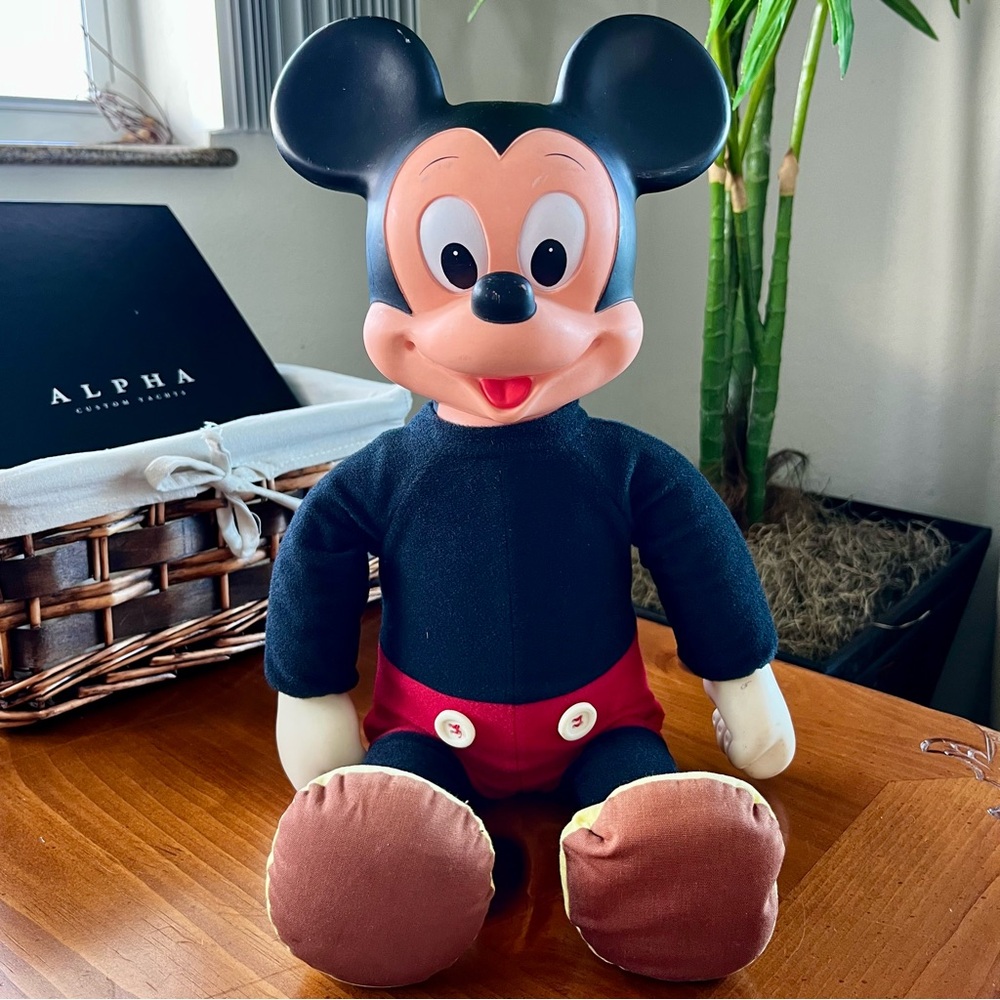 Vintage Hasbro / Disney Marching Mickey Mouse